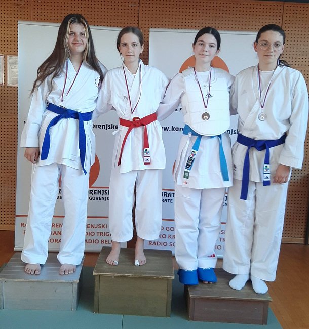Tinia Pelicon ml. kadetinje open 1. mesto, Isabel Humar Lesković 2. mesto